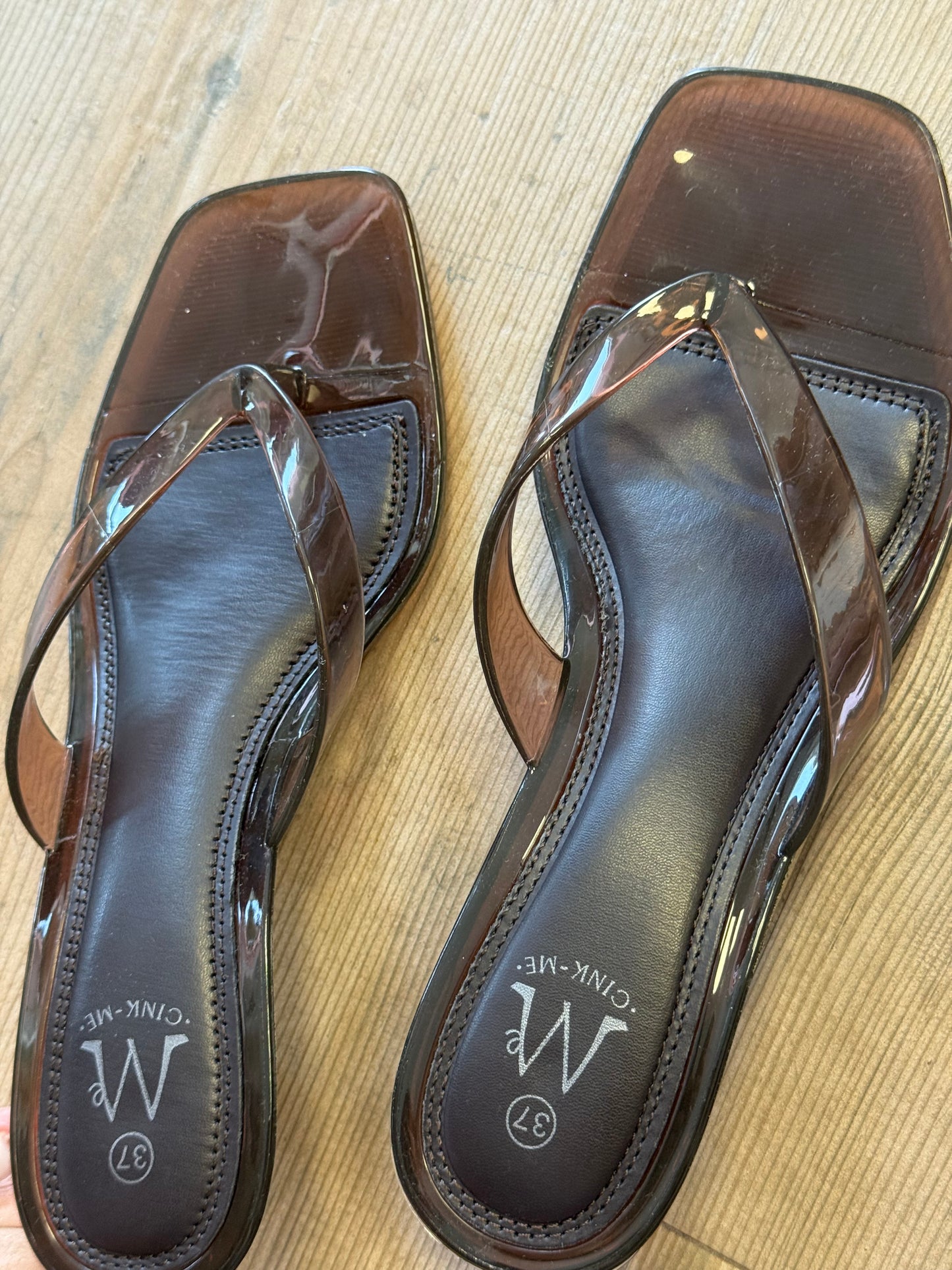 Sandalia tacón goma