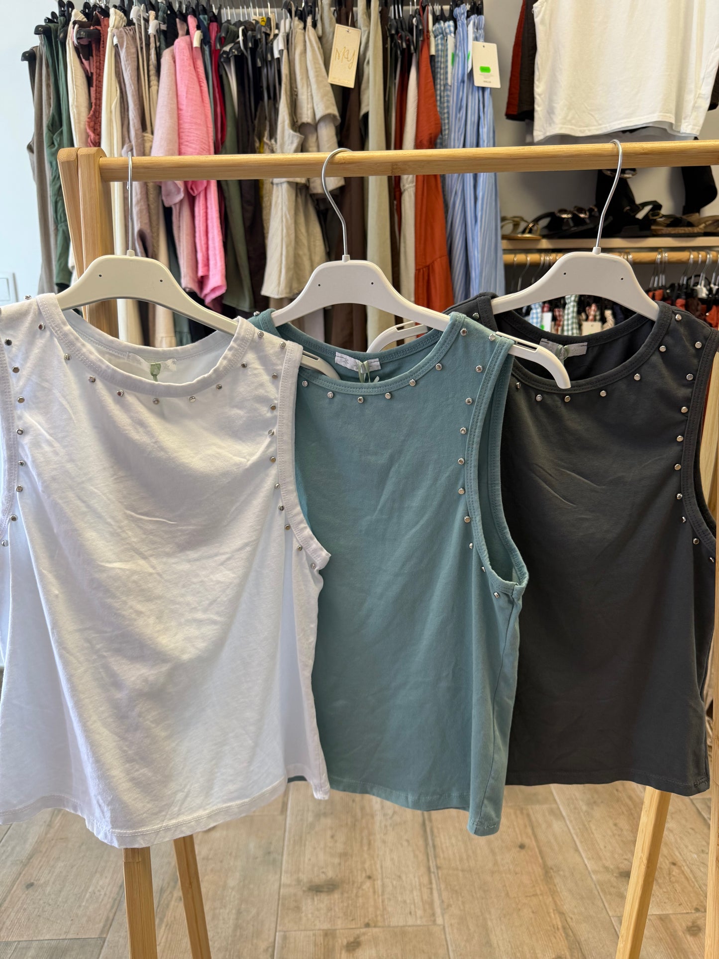 Blusa tachuelas