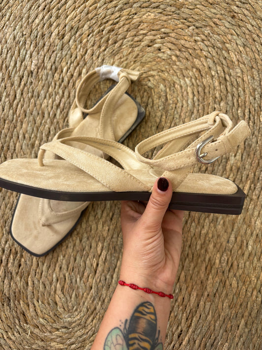 Sandalias crema