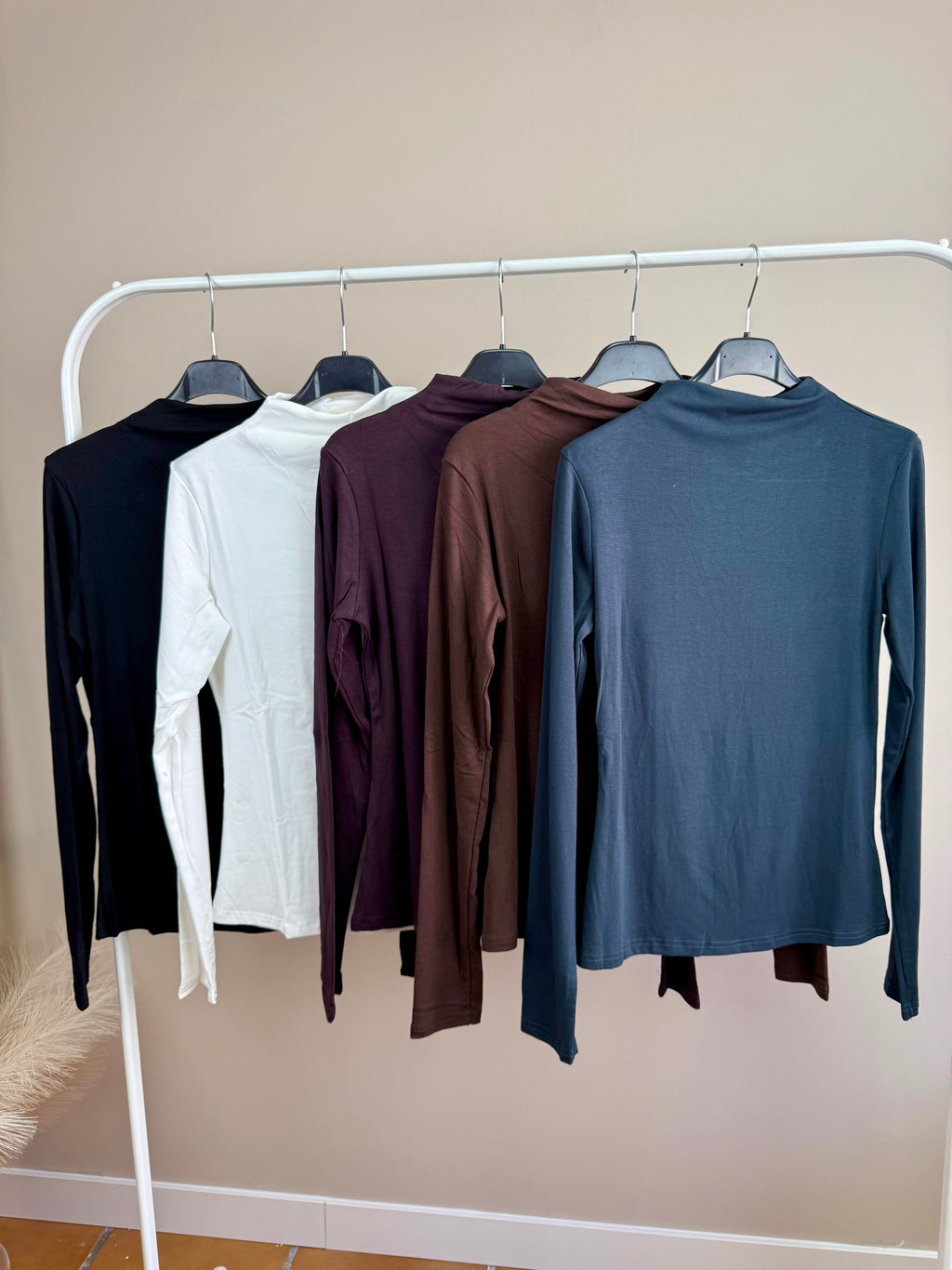 Camiseta básica cuello