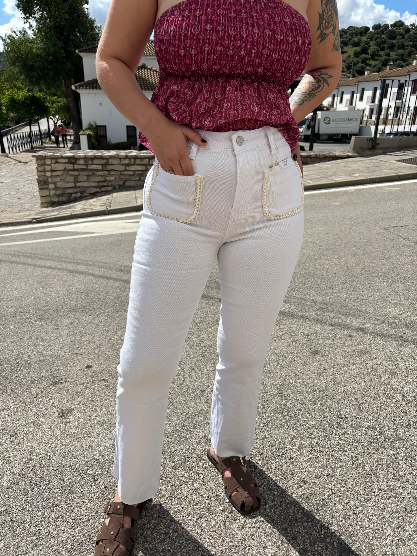 Vaquero blanco flare