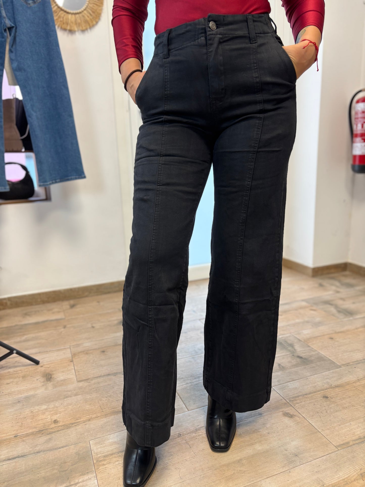 Pantalón vaquero negro