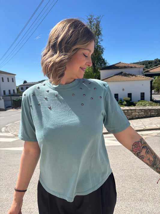 Camiseta tachuelas
